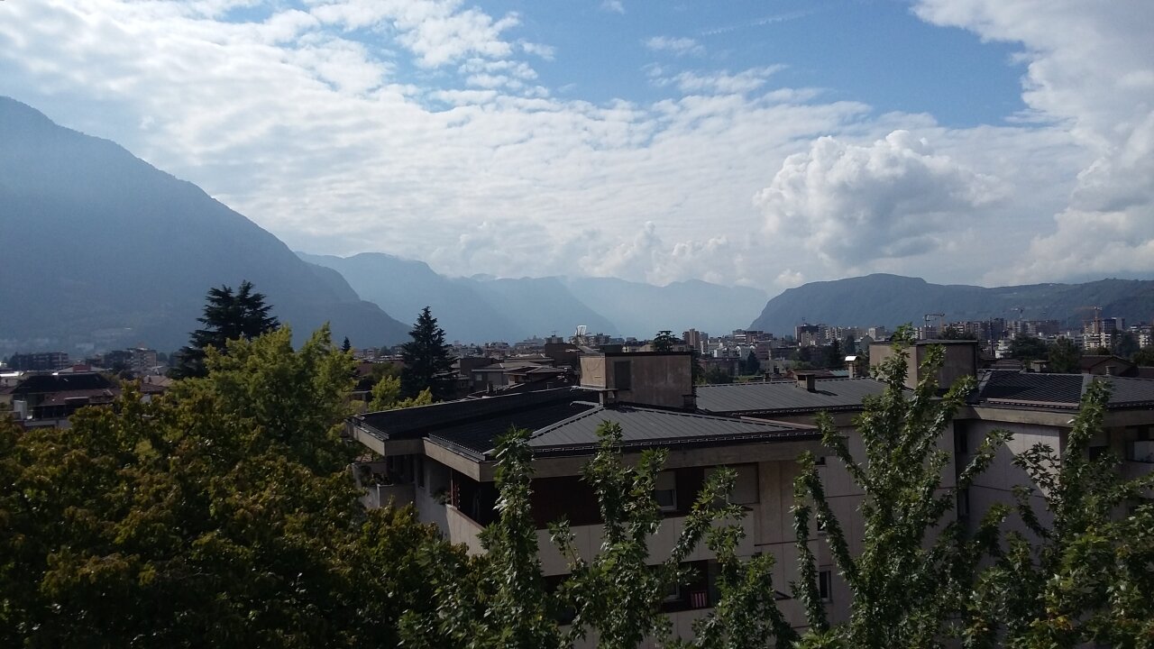 AFFITTASI bilocale ammobiliato con vista panoramica a BZ/Gries solo a clienti referenziati