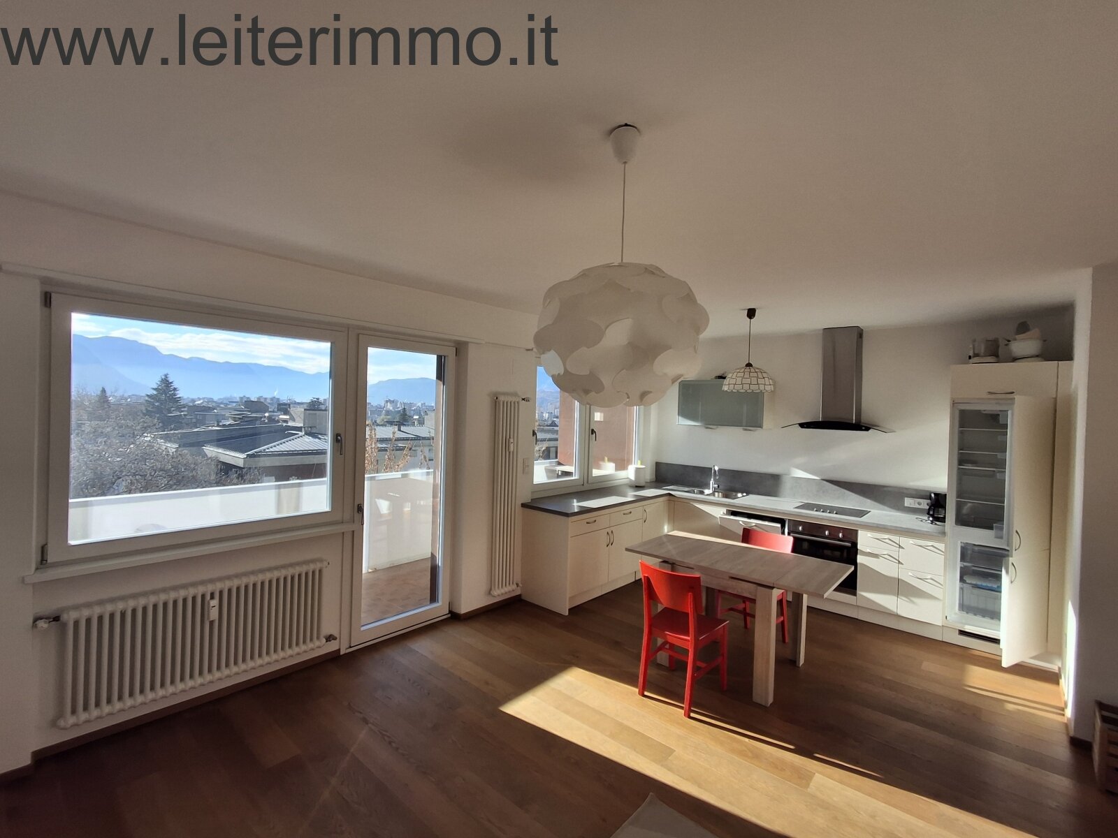 AFFITTASI bilocale ammobiliato con vista panoramica a BZ/Gries solo a clienti referenziati