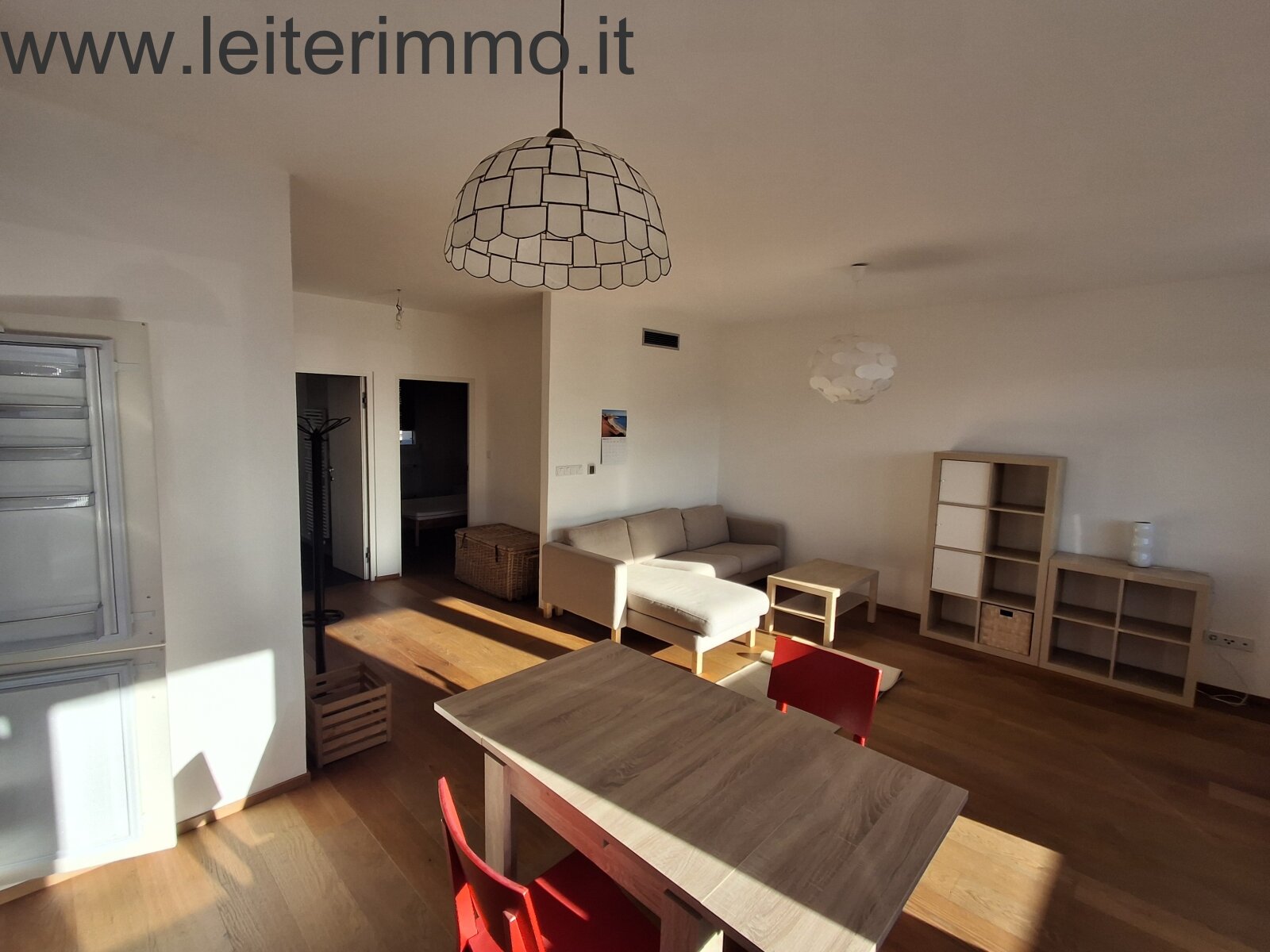 AFFITTASI bilocale ammobiliato con vista panoramica a BZ/Gries solo a clienti referenziati